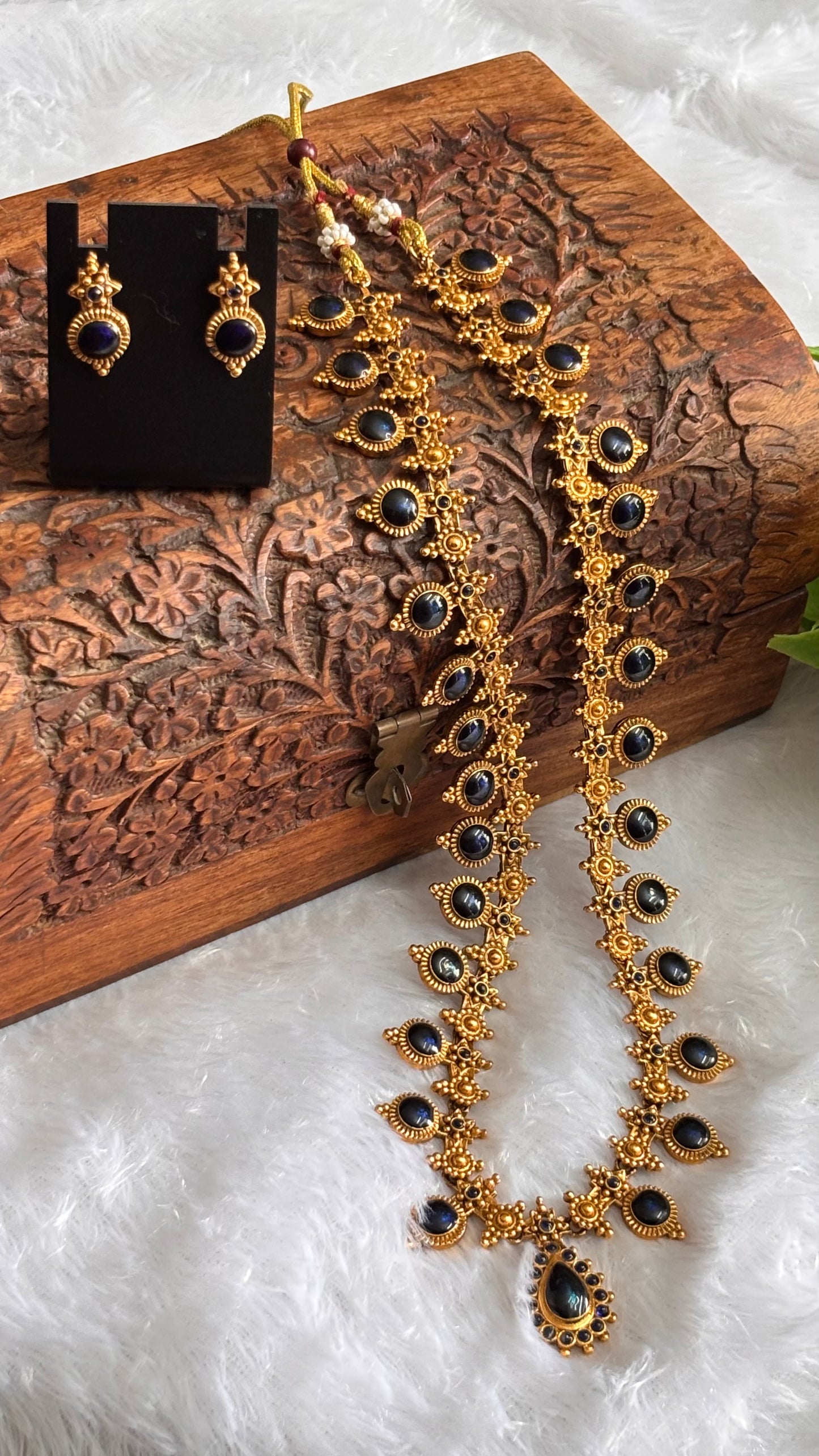 Antique heritage long necklace LN016