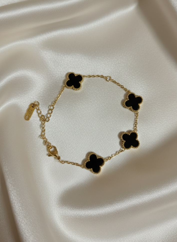 Elegant Black Clover Gold Chain Bracelet BRC022
