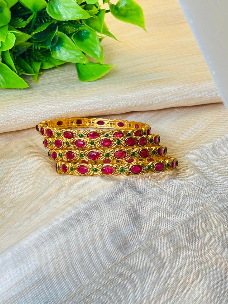 Classic Ruby Bangles (Set of 4 Piece) BNG011