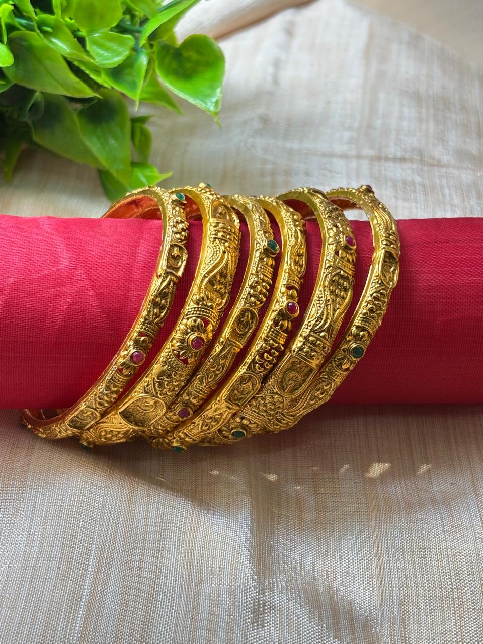 Ethnic Bridal Wear Antique Finish Bangles (Set Of 6 Piece) BNG012