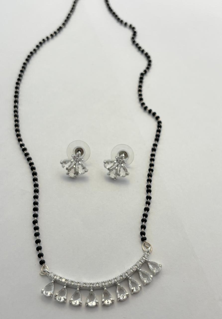 Modera Teardrop Diamond mangal Sutra with Earrings MNG005