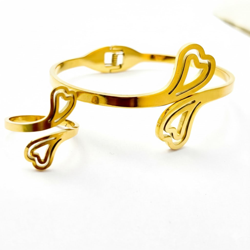 Elegant Heart Connect Bracelet and Finger-Ring Combo BRC015
