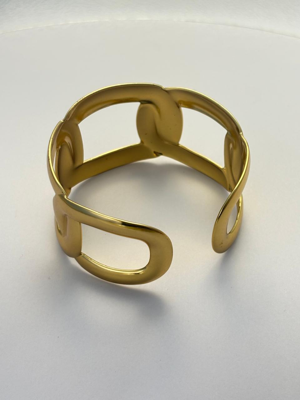 Modern Interlinked Gold Cuff Bracelet BRC001