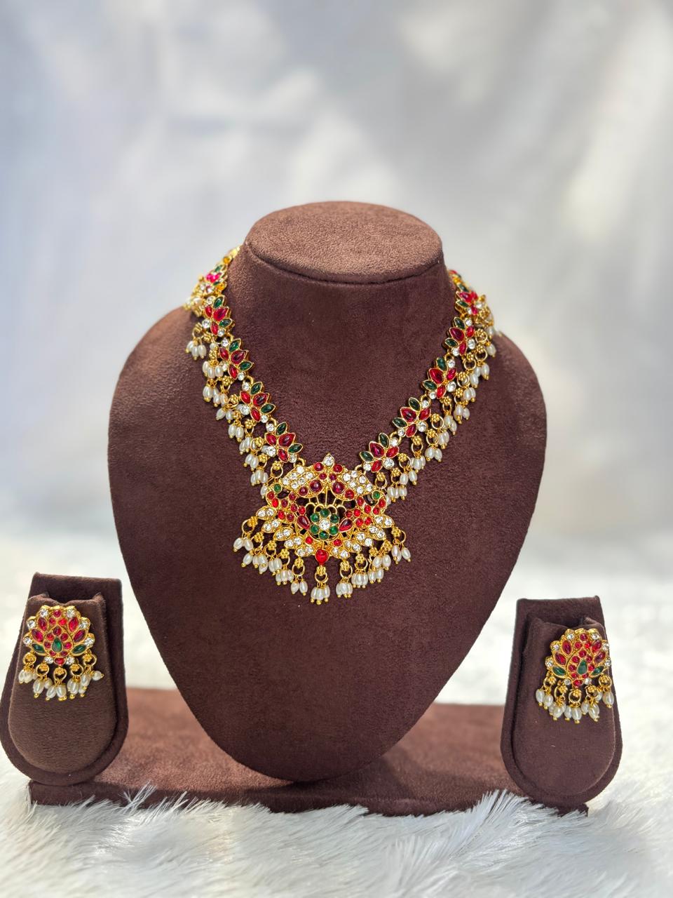 Elegant Kemp Stone Lotus Design Necklace Set LTN001