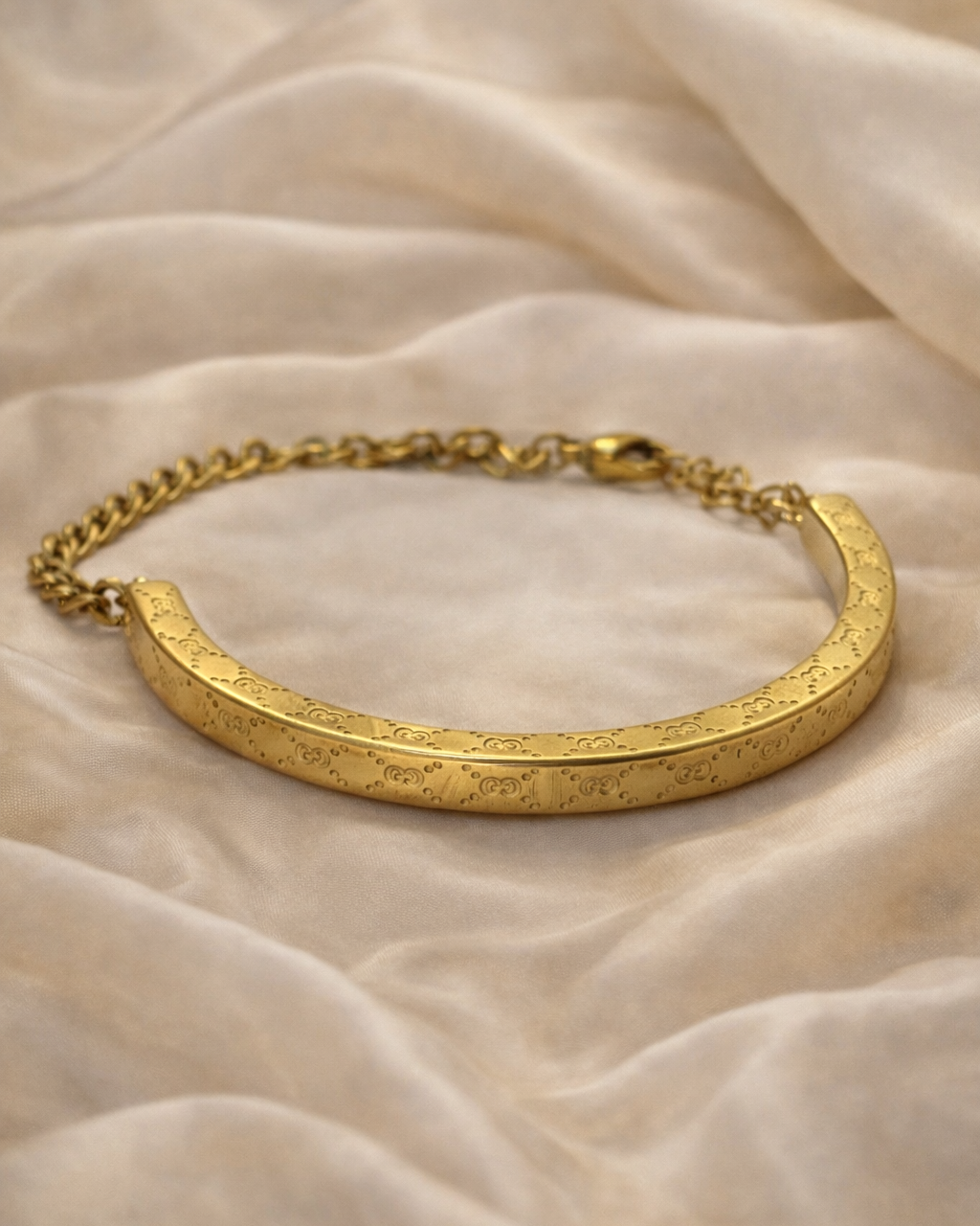 Classic Gold-Tone Engraved Chain Bracelet BRC013