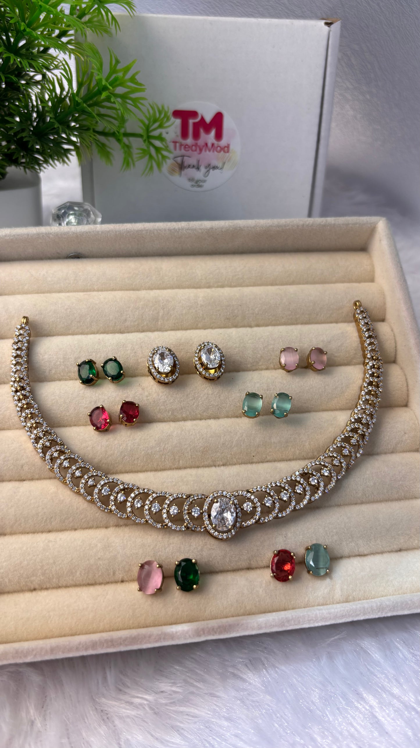 Victorian 5 Colour Changable Necklace Set CLR001