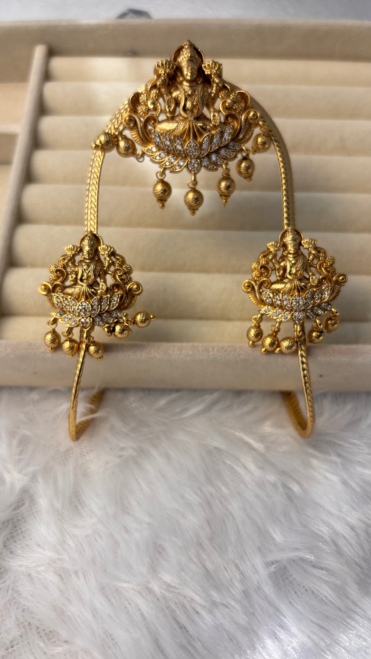 Antique Traditional Vanki VANK001