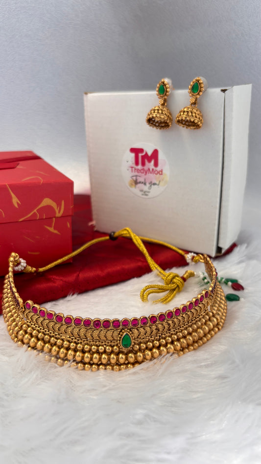 Antique traditional choker CH015