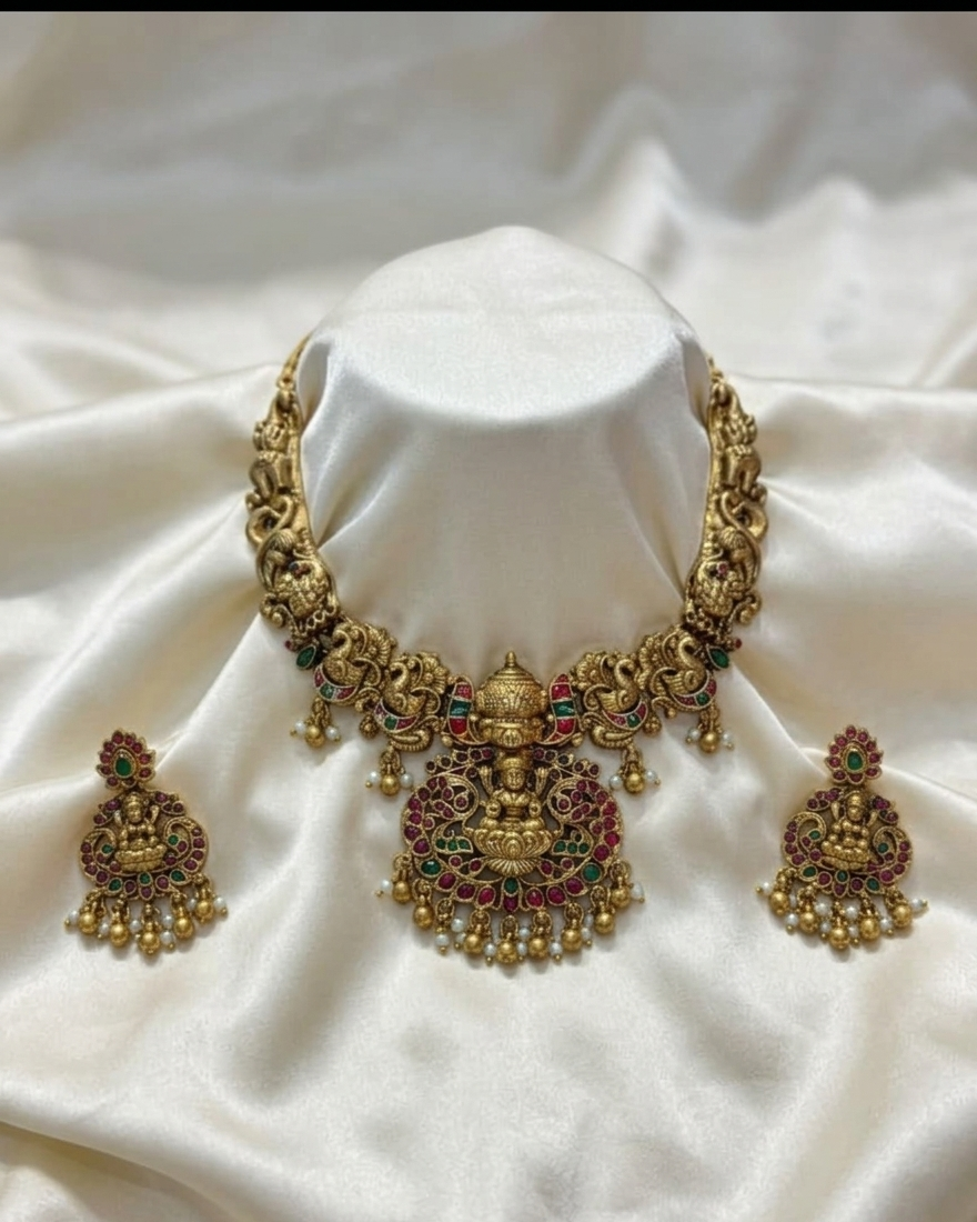 Lakshmi Pendant Peacock Necklace Set TN011