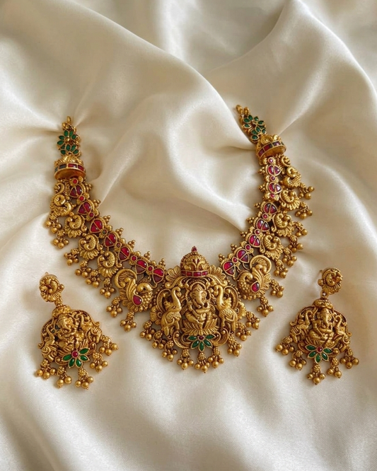 Lord Ganesh Pendant Necklace Set TN010