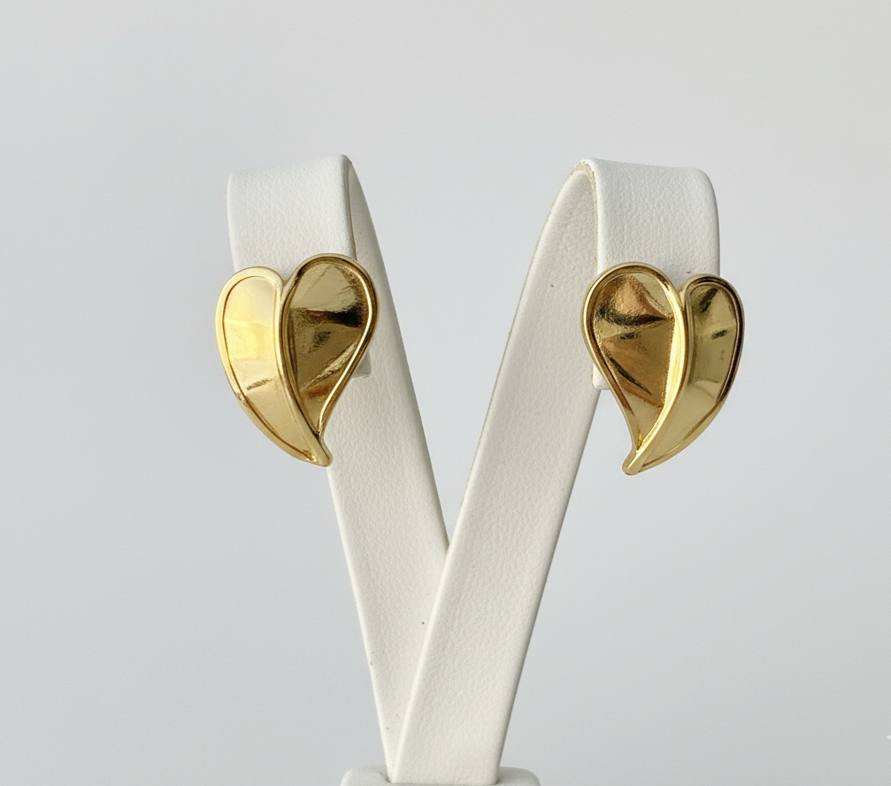Classic 18K Gold Finish Leaf Curve Ear Studs DFE022