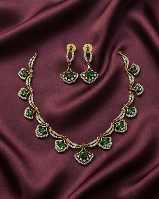 Emarald Victorian Minimal Necklace VCT004