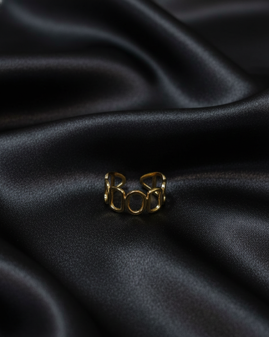 Elegant Gold Link Design Finger Ring RNG002