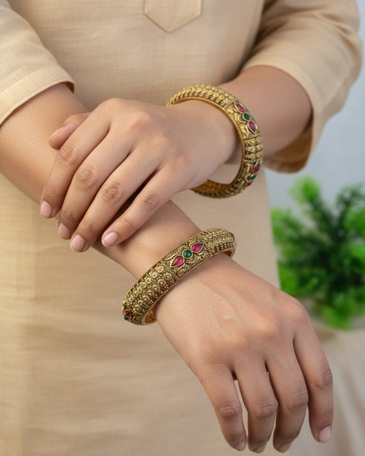 Antique Finish Stone Studded Bangles (Set of 2 Piece) BNG017