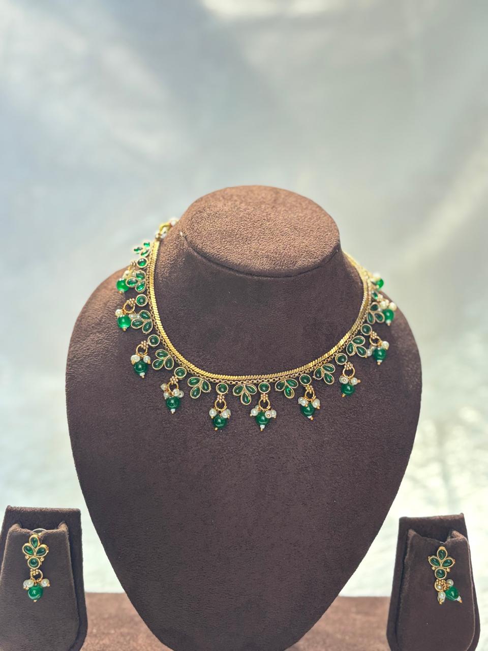 Elegant Emerald Green and Leaf Motif Necklace Set MIN013