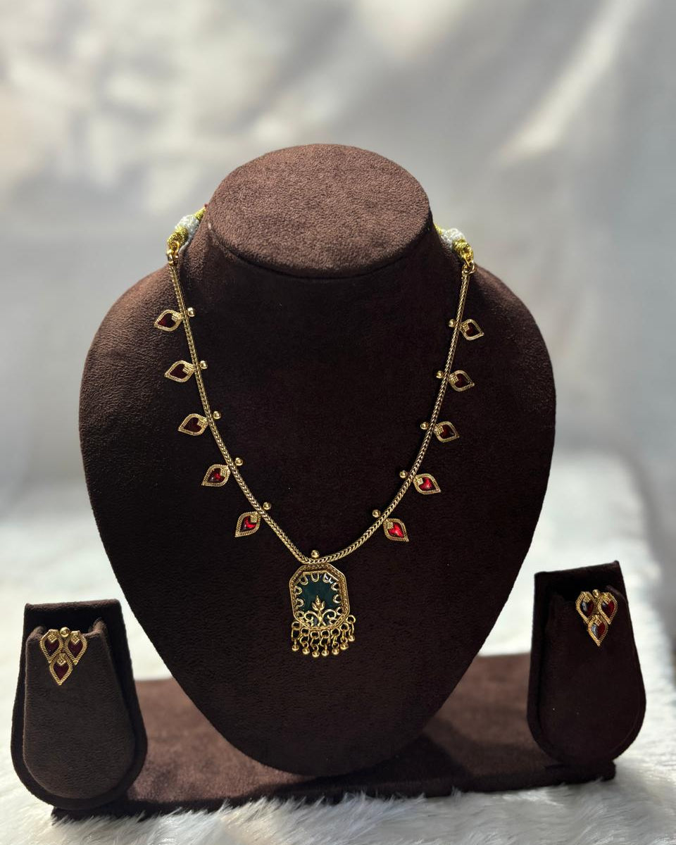 Rajkot Minimal Necklace Set MIN015