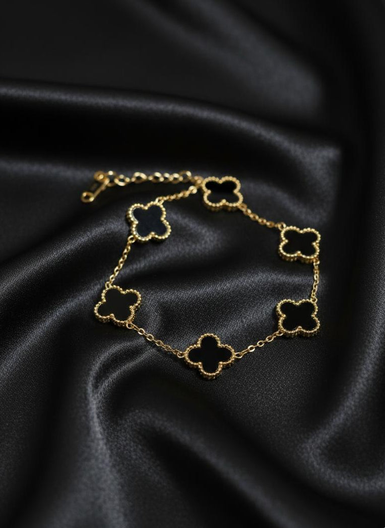 Elegant Black Clover Gold Chain Bracelet BRC022