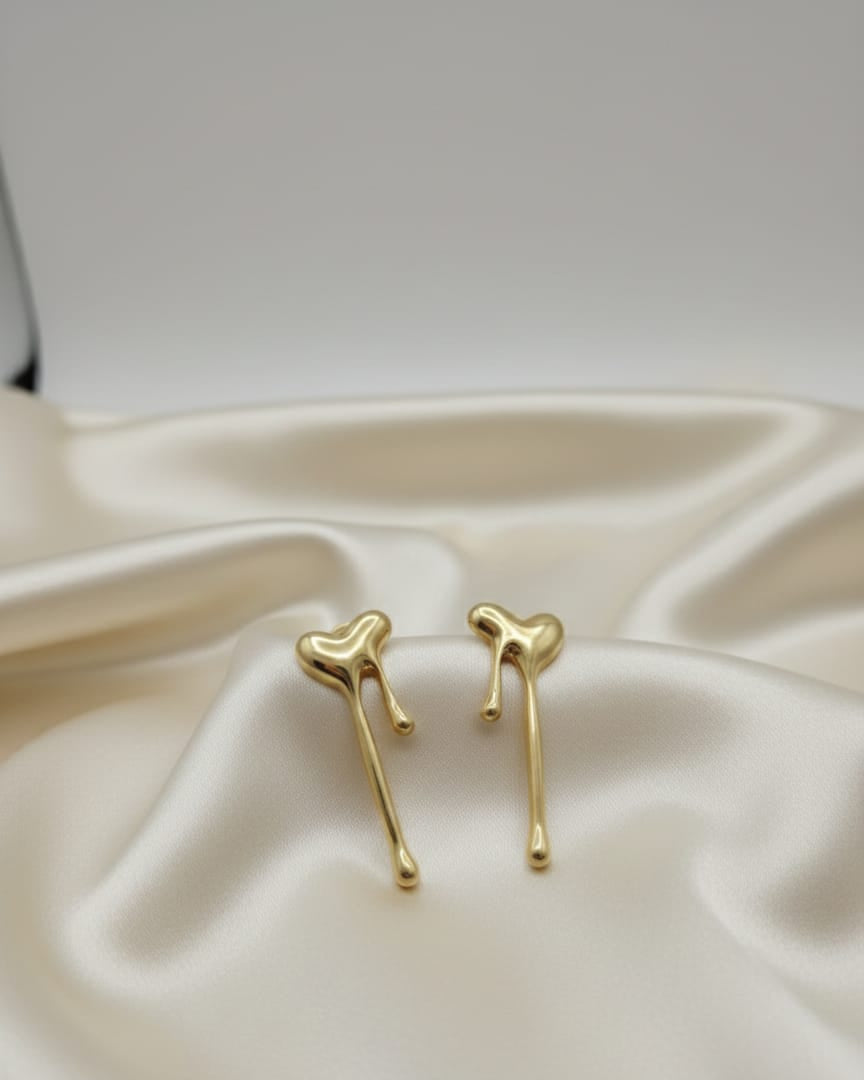 Melting Gold Heart Dangler Earrings DFE003