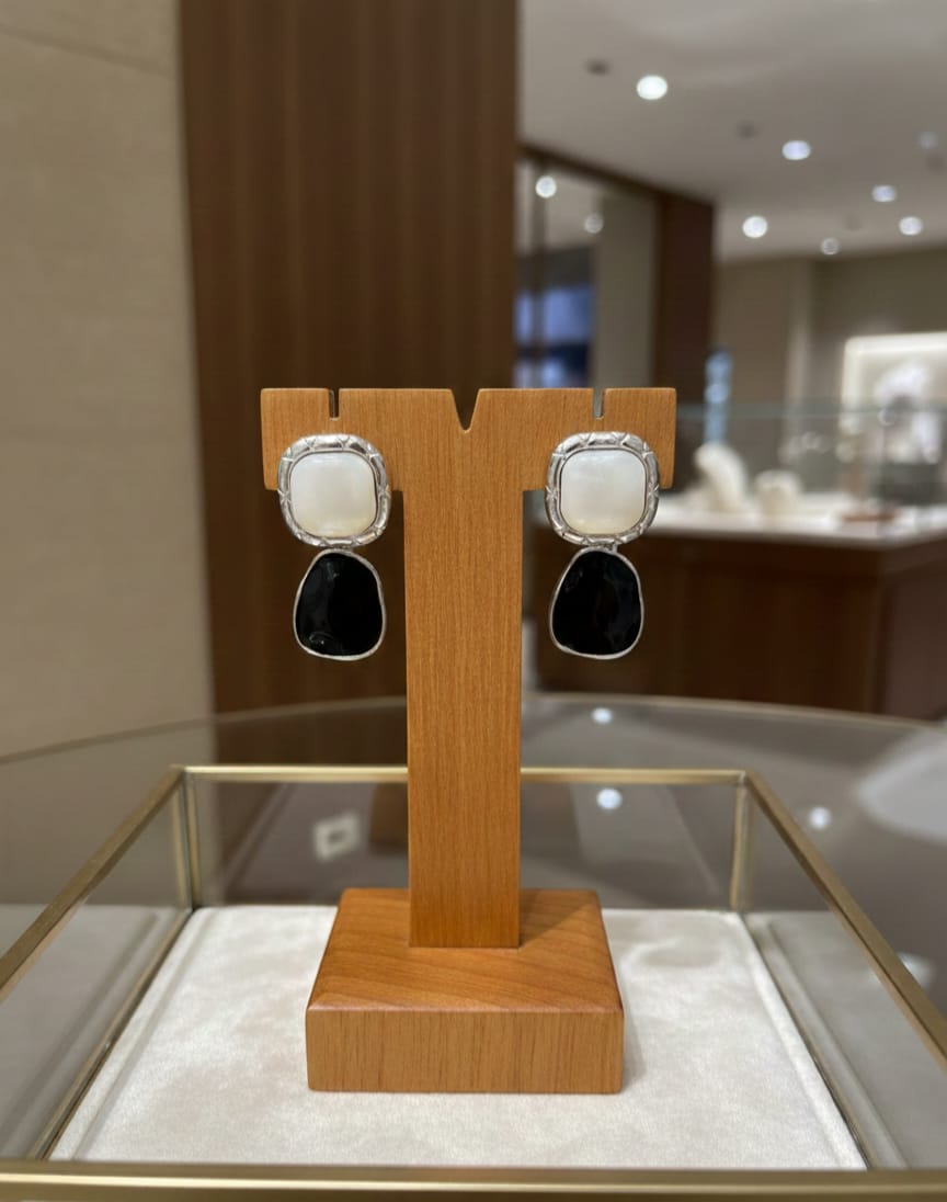 Classic Monochrome Pearl Drop Earrings DFE026