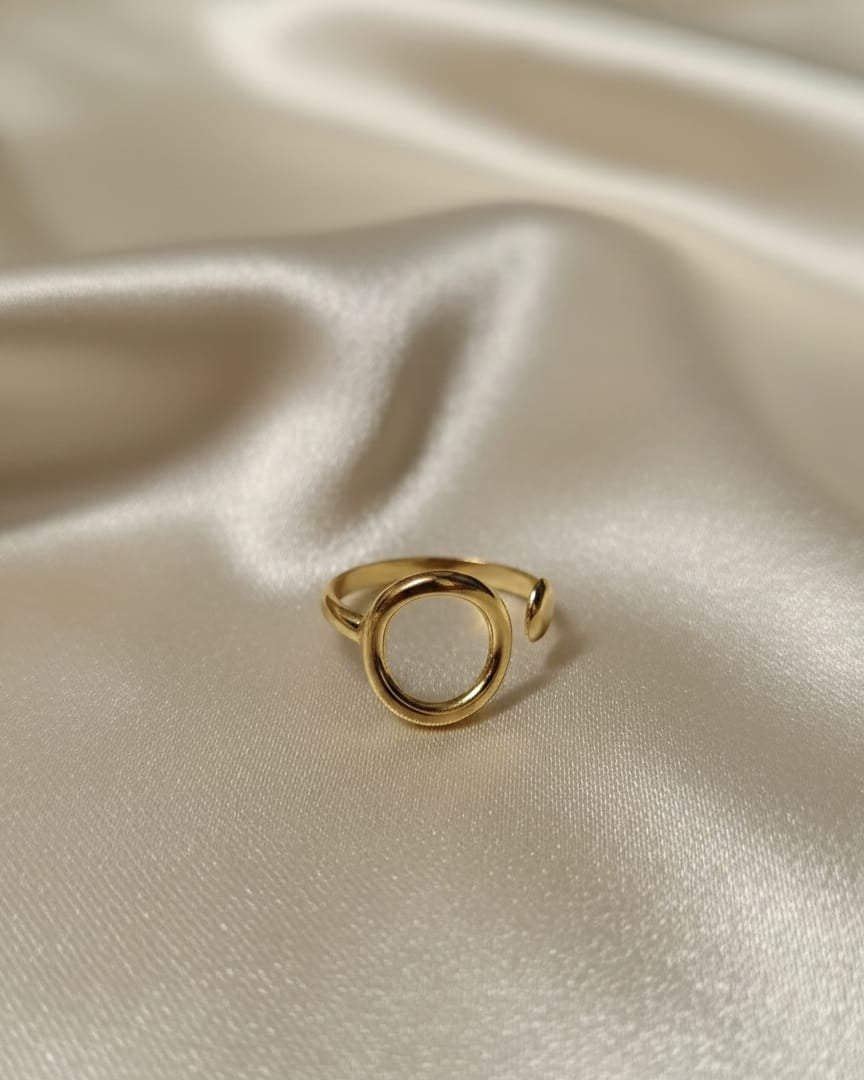 Elegant Gold Loop Adjustable Finger Ring RNG001
