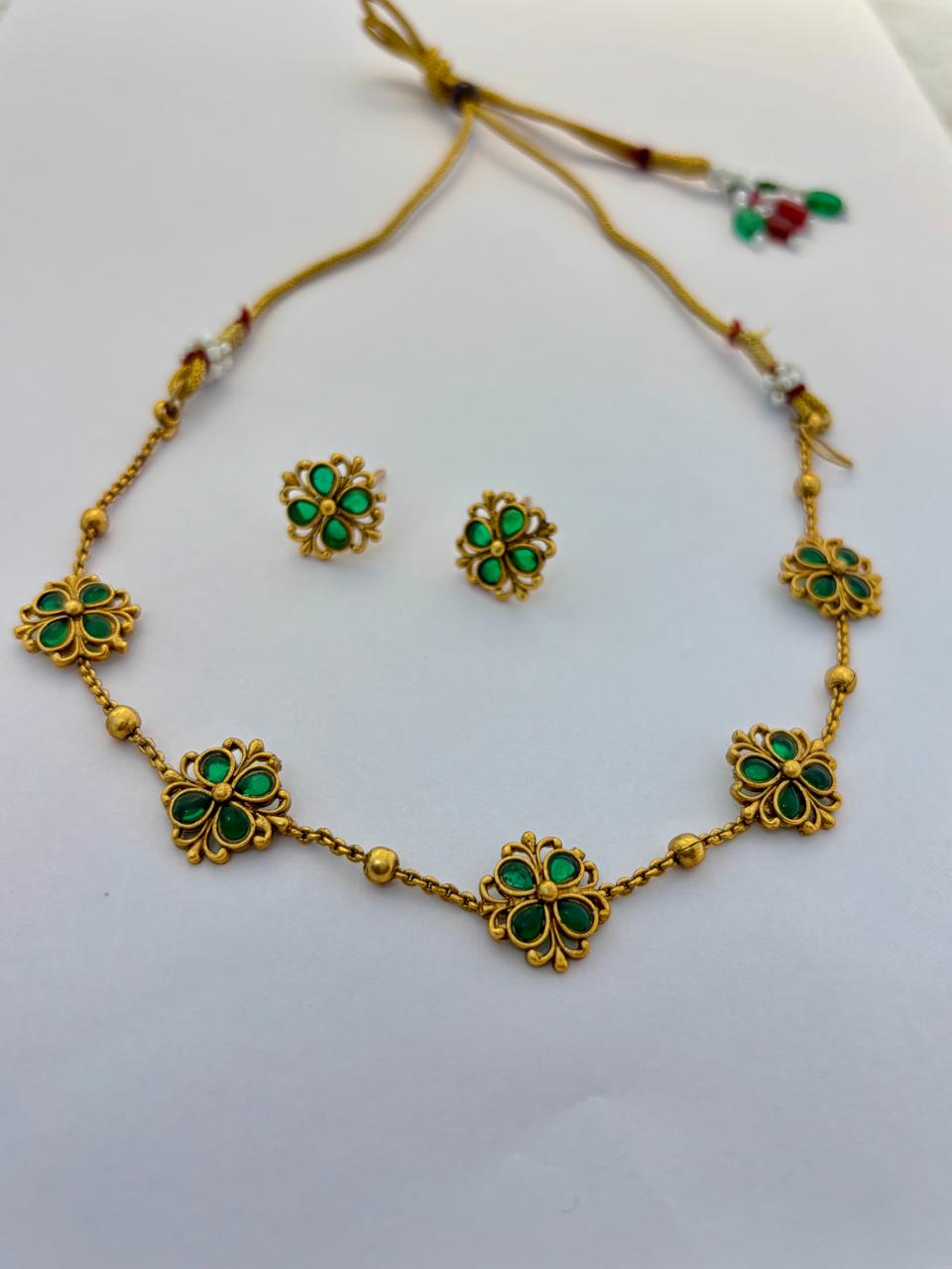 Elegant Emerald Green Floral Choker Set with Matching Stud Earrings CH005