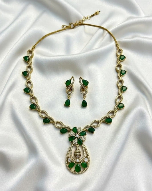 Victorian Emerald Green Teardrop Floral Pendant Set VCT012