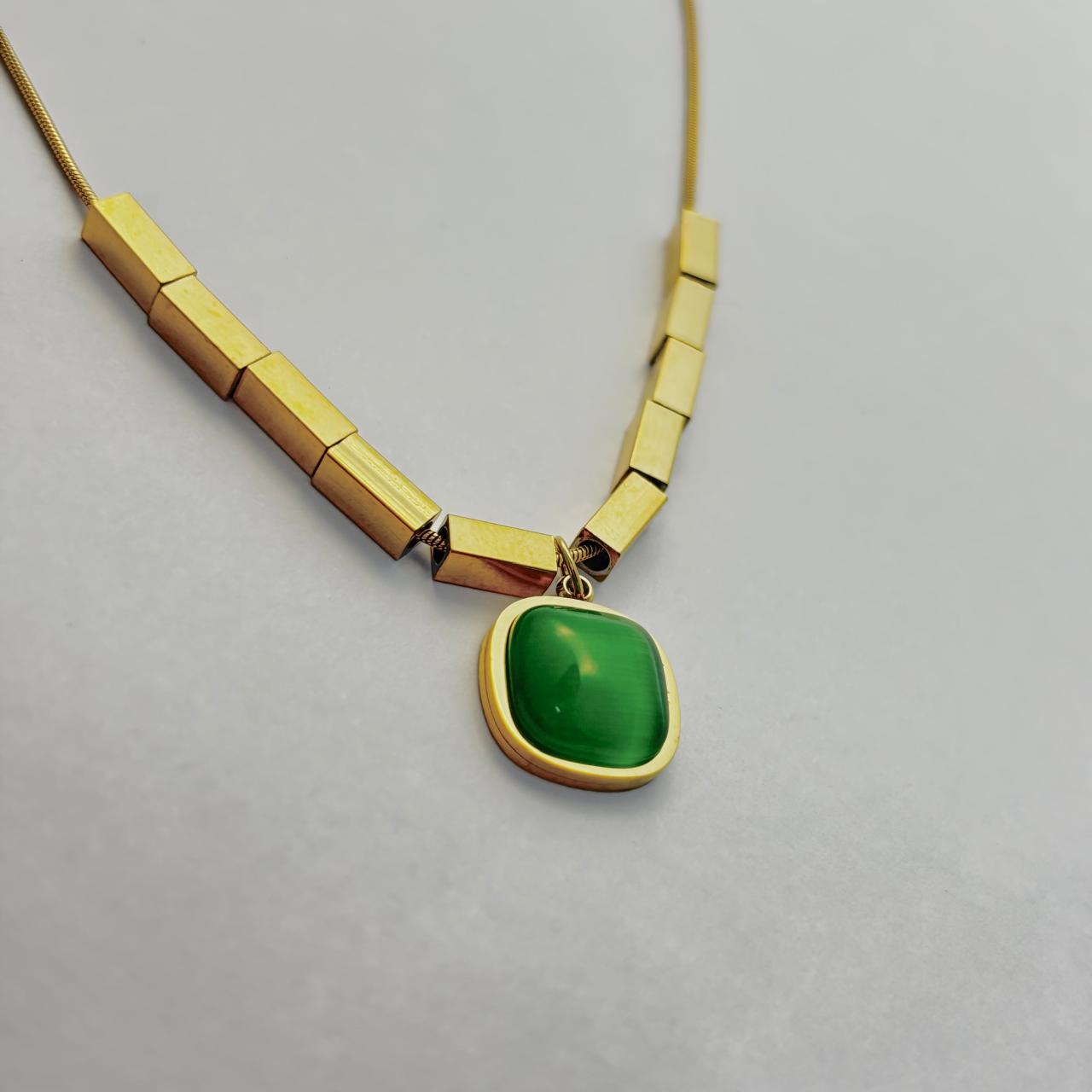 18K Gold Tone Necklace with Green Emarald Pendant  ANTNC004