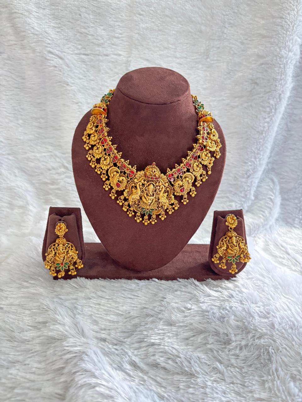 Lord Ganesh Pendant Necklace Set TN010