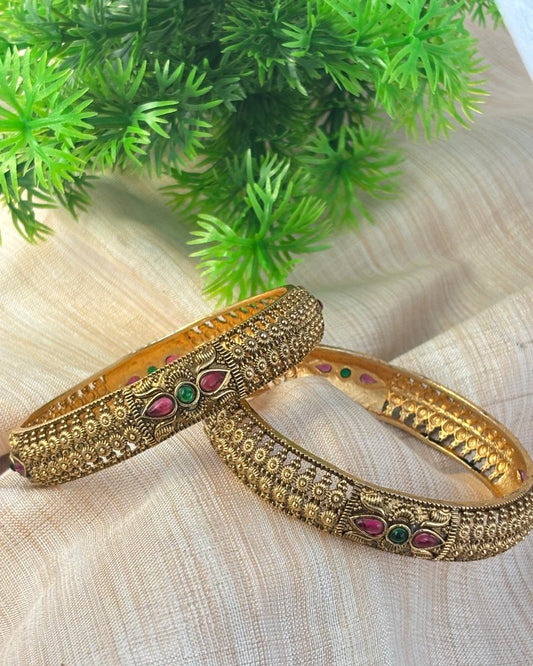 Antique Finish Stone Studded Bangles (Set of 2 Piece) BNG017