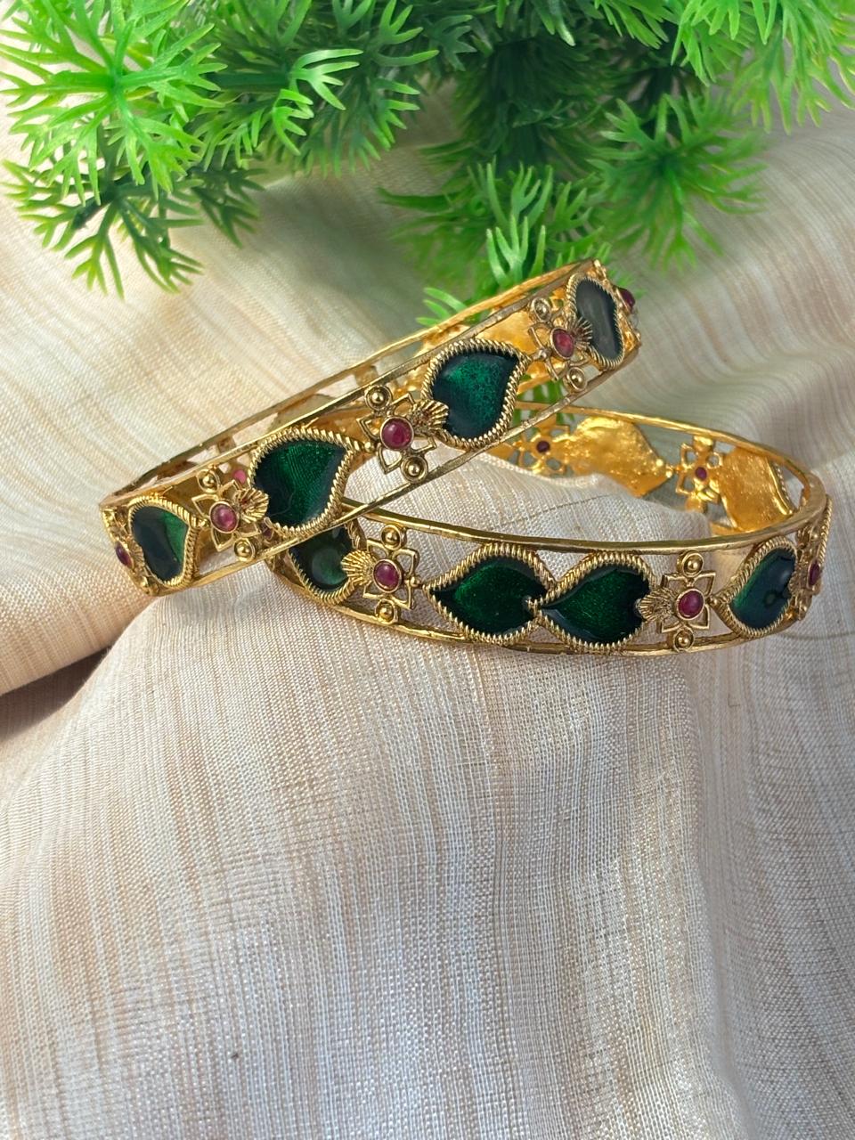 Enamel Painted Antique Green Leaf Bangles BNG005