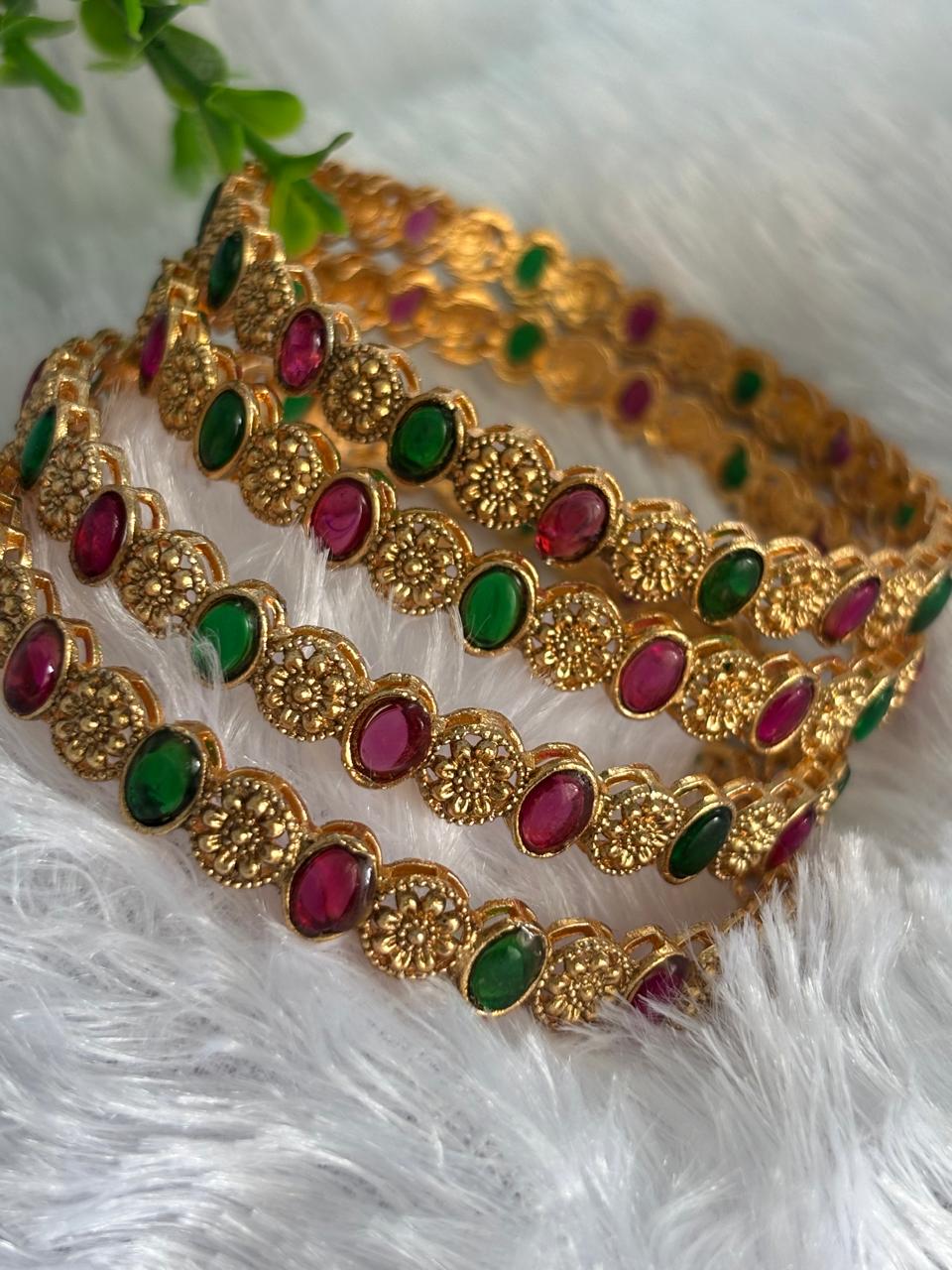 Ruby/Emarald Bangles BNG003