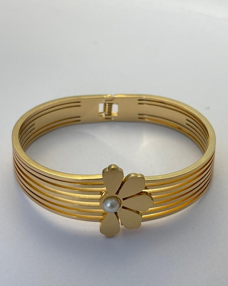 Elegant Multi-line Gold Bracelet with Pearl Floral Motif BRC011