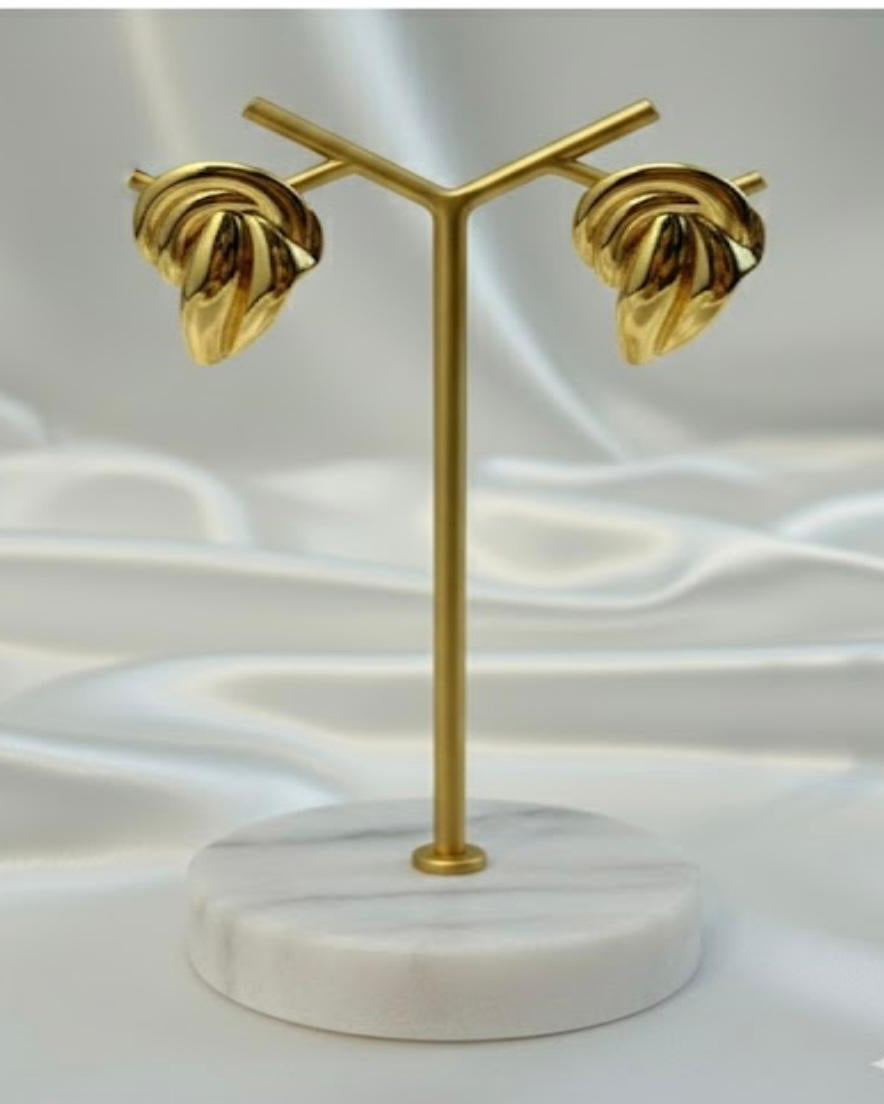 Elegant Gold-Tone Leaf Stud Earrings DFE017