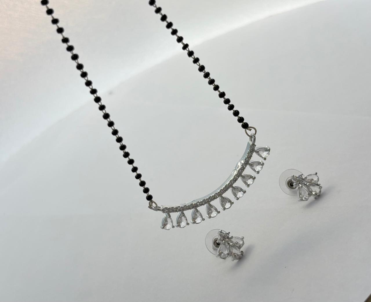 Modera Teardrop Diamond mangal Sutra with Earrings MNG005