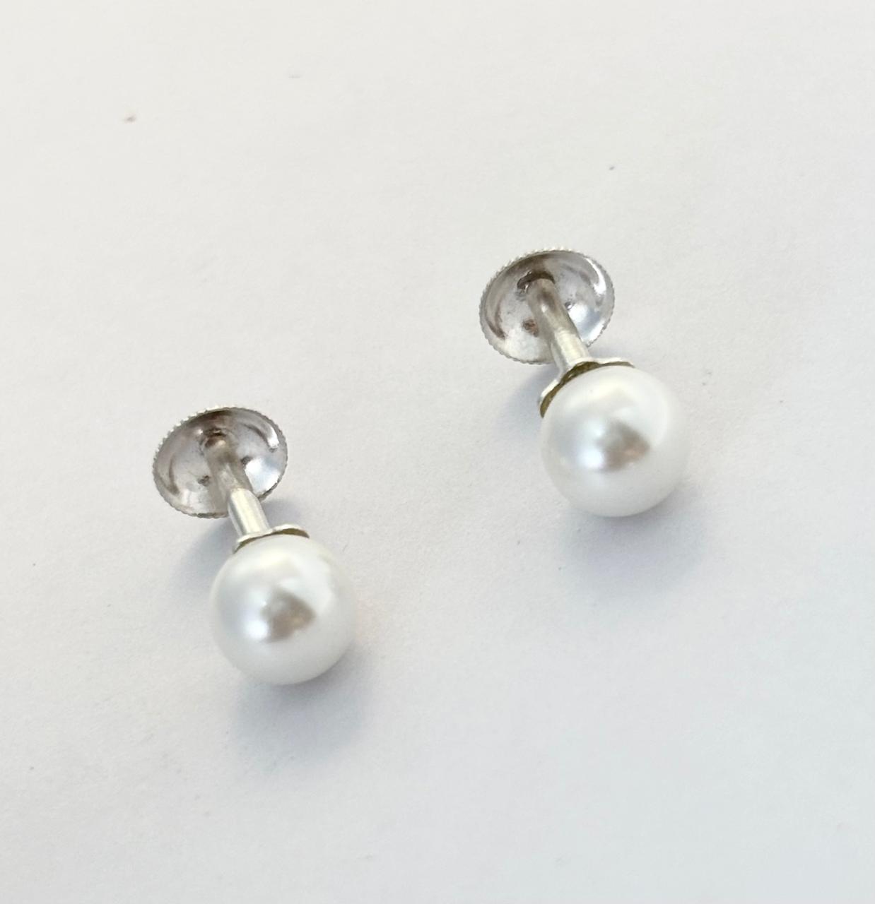 925 Pure Silver Round Pearl Medium Size Studs With Disc Screw. 925/007